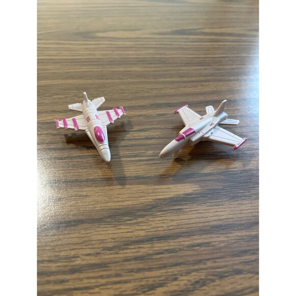 25 piece set toy Army men helicopter tank barrels fence and jets - Picture 7 of 8